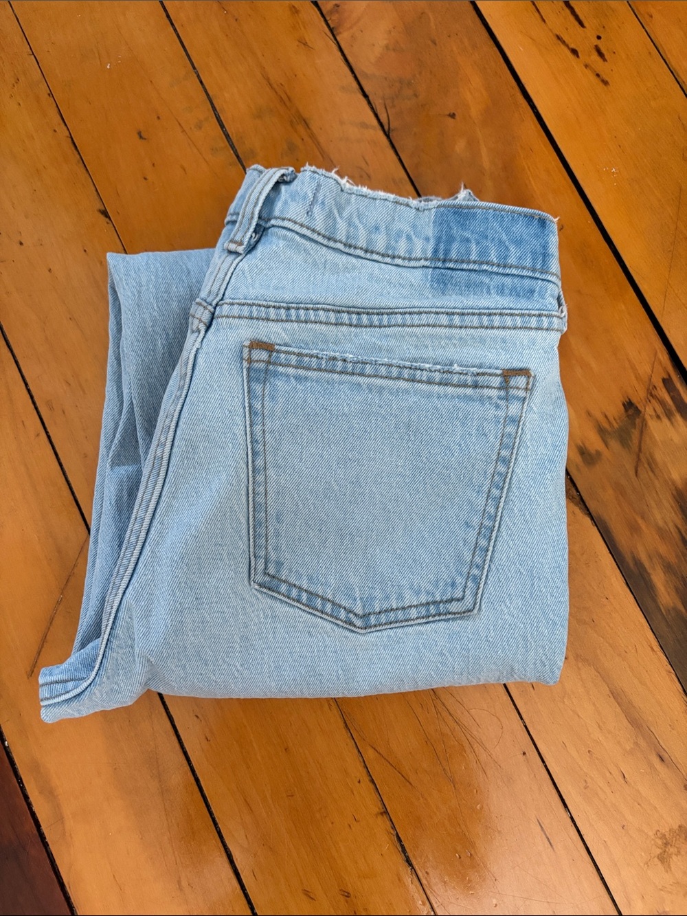 Abercrombie 90’s Straight Mid Rise, 26 Short